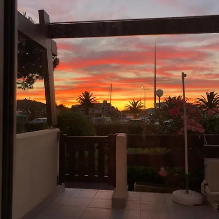 L'Escale Port Nature Studios 3 Etoiles Terrasses * Agde