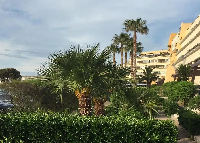 L'escale Port Nature 3 étoiles Terrasses * Agde